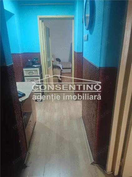 Apartament cu 3 camere decomandat în Micro 5
