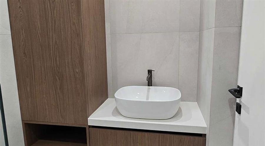 Apartament cu 4 camere semidecomandat în Aviatorilor