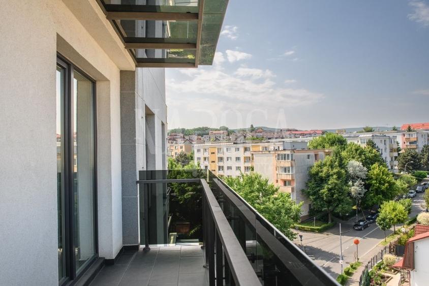 Apartament cu 4 camere semidecomandat, mobilat în Zorilor
