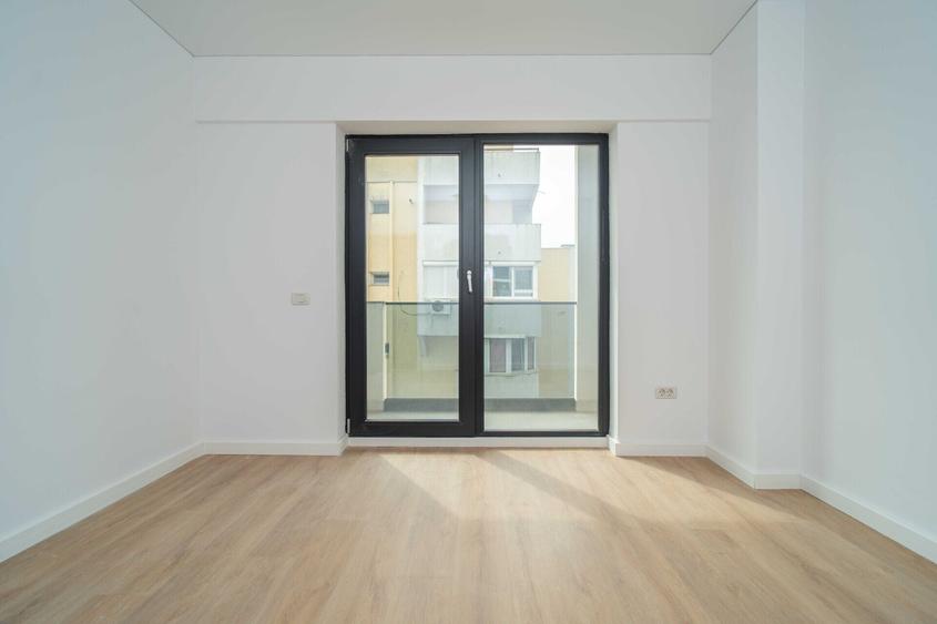 Apartament cu 3 camere decomandat în Nicolina