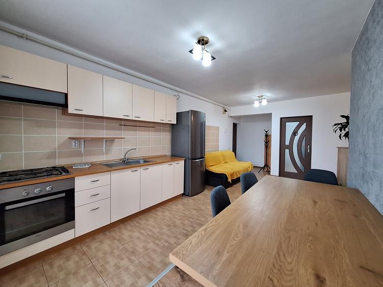 Apartament cu 3 camere semidecomandat, mobilat în Florești — fotografia 3