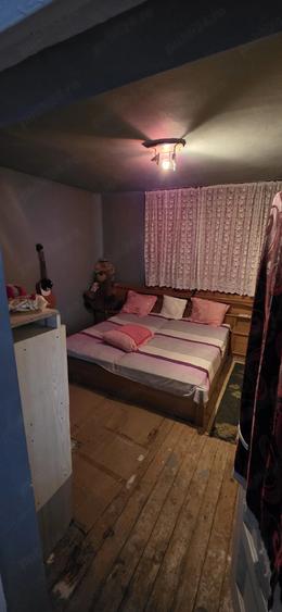 Casă cu 3 camere cu Teren 2500 Mp în Central