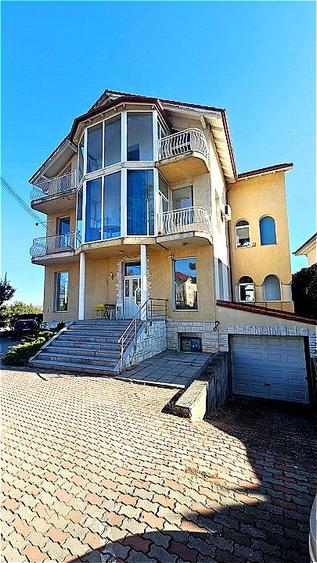 Apartament cu 4 camere decomandat în Bună Ziua