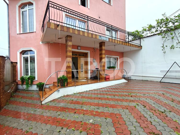Casă individuală cu 5 camere cu Canalizare în Turnișor