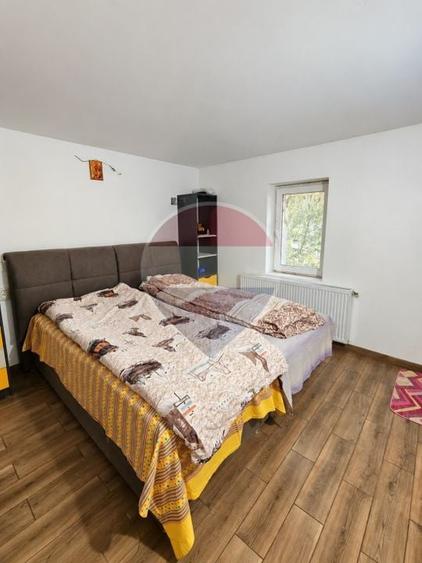Casă individuală cu 4 camere cu Teren 1153 Mp în Central