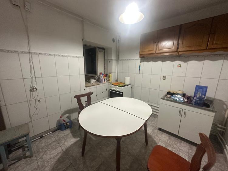 Apartament cu 4 camere decomandat în Dristor