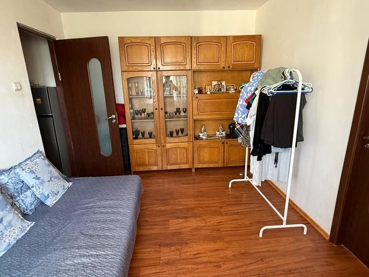Apartament cu 2 camere semidecomandat, mobilat în 9 Mai