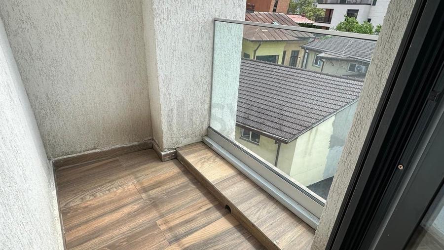 REA1019446 Apartament cu 3 camere singur pe etaj Polona - 15