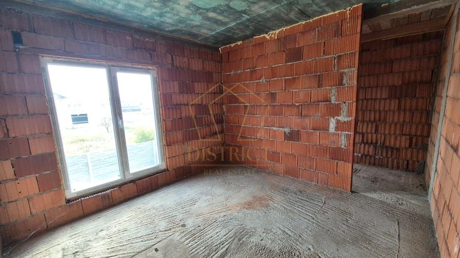 Duplex cu 4 camere cu Canalizare în Giroc