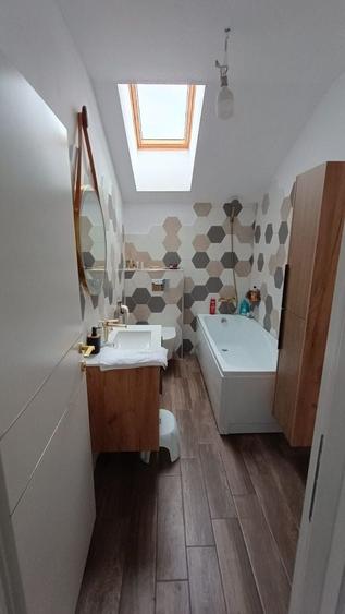 Casă cu 4 camere în Aroneanu