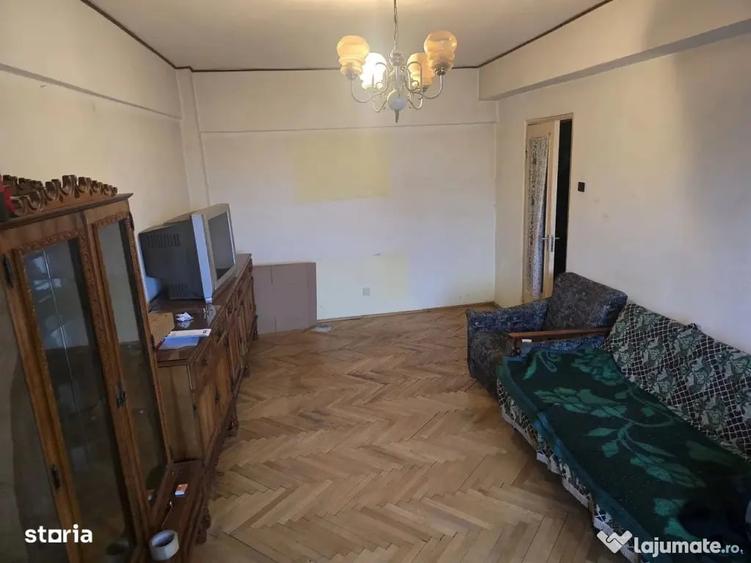 Garsonieră decomandată în Calea București
