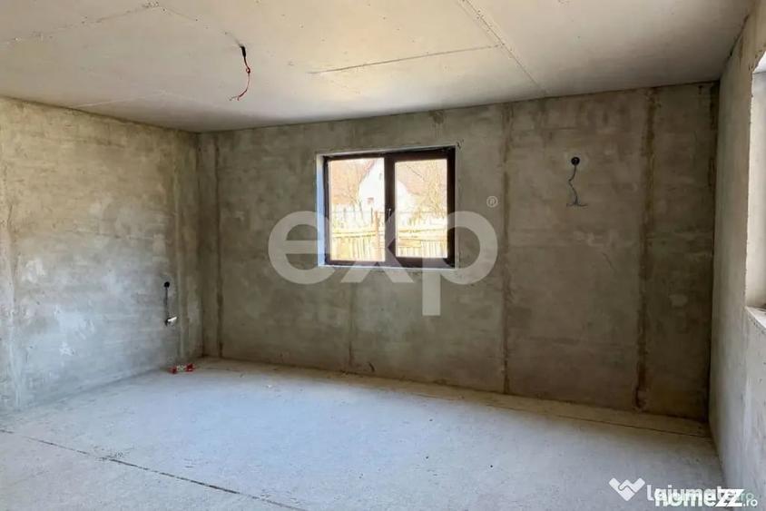 Casă cu 3 camere cu Teren 1446 Mp în Buhoci