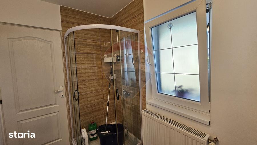 Casă cu 6 camere cu Teren 3614 Mp în Moara