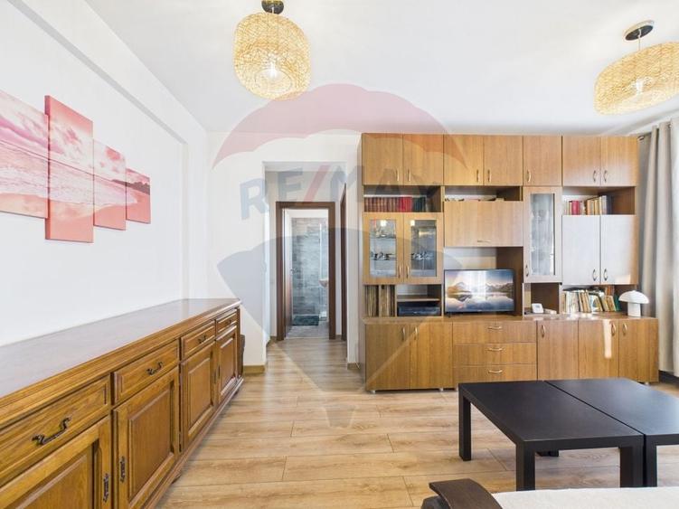 Apartament cu 2 camere semidecomandat, mobilat în Rahova