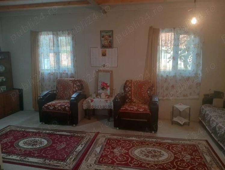 Casă cu 2 camere cu Teren 719 Mp în Central