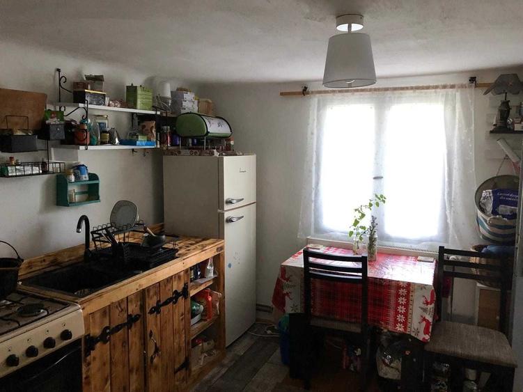 Casă cu 3 camere în Crevedia