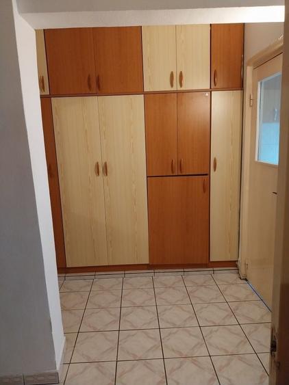 Garsonieră decomandată în Drumul Carului