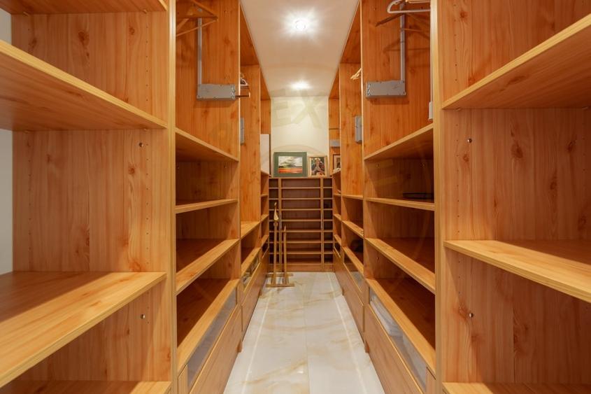 Apartament ultracentral - 3 camere, 167 mp, 2 terase, 2 locuri de parc subterane - 12