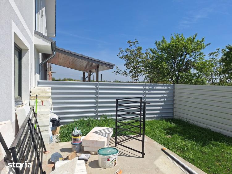 Casă cu 5 camere cu Teren 250 Mp în Ghiroda