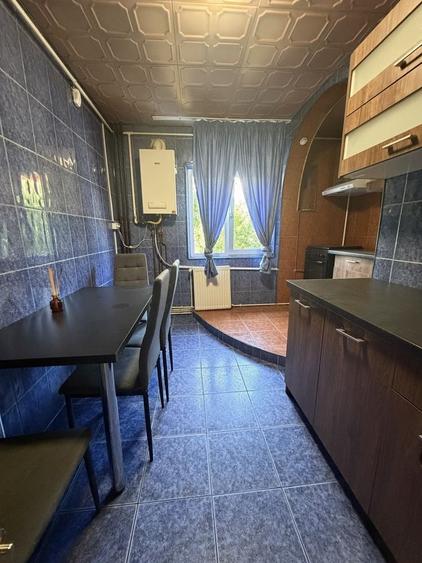 Apartament cu 3 camere decomandat în Noua