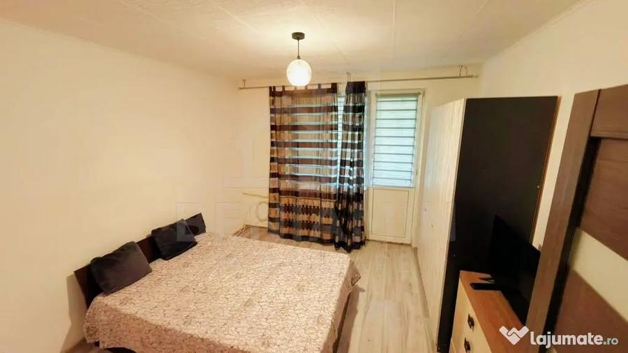 Apartament cu 2 camere semidecomandat în Calea București