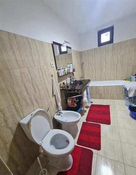 Casă cu 4 camere cu Teren 300 Mp în Chercea