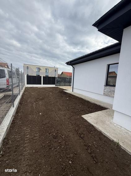 Casă cu 4 camere în Cumpăna