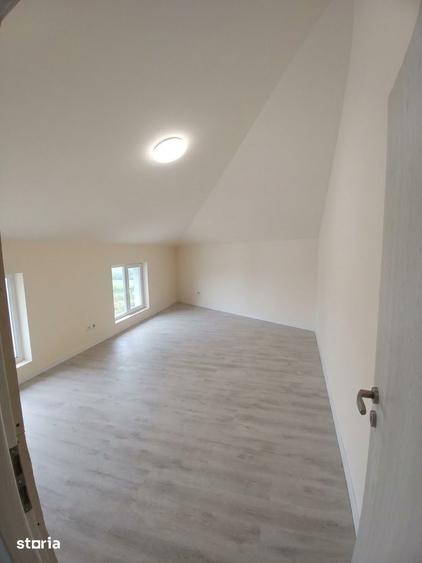 Casă cu 4 camere cu Teren 242 Mp în Central