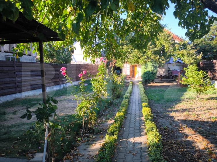 Casă cu 3 camere cu Teren 559 Mp în Central