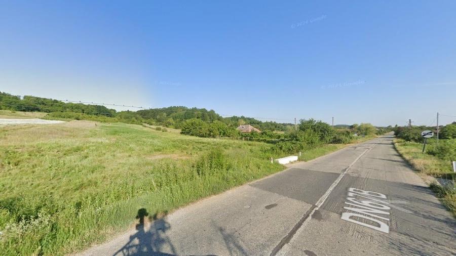 Teren intravilan de 7500 mp, în Zătreni