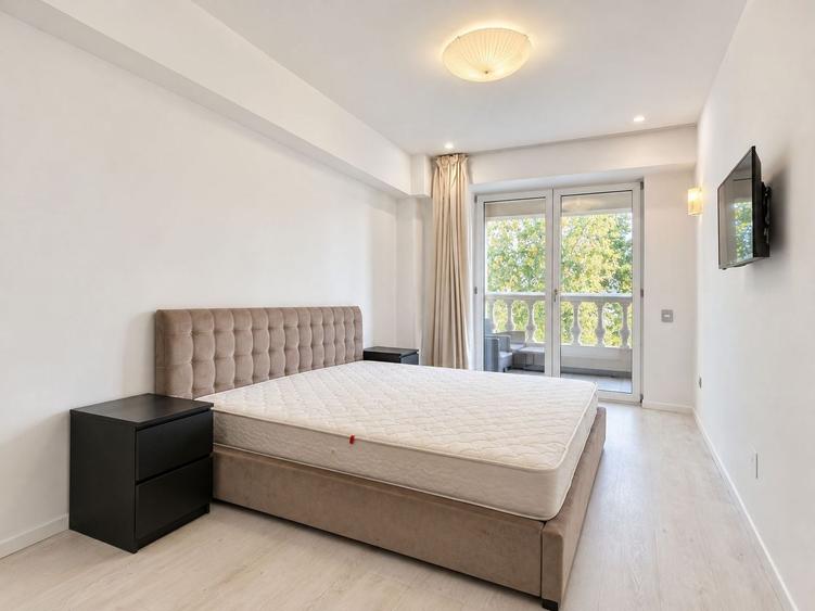 Apartament cu 3 camere decomandat, mobilat în Herăstrău