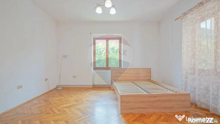 Apartament cu 2 camere semidecomandat în Centrul Istoric