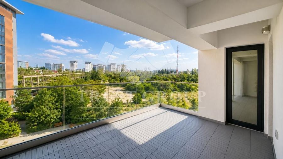 Apartament cu 3 camere semidecomandat în Domenii