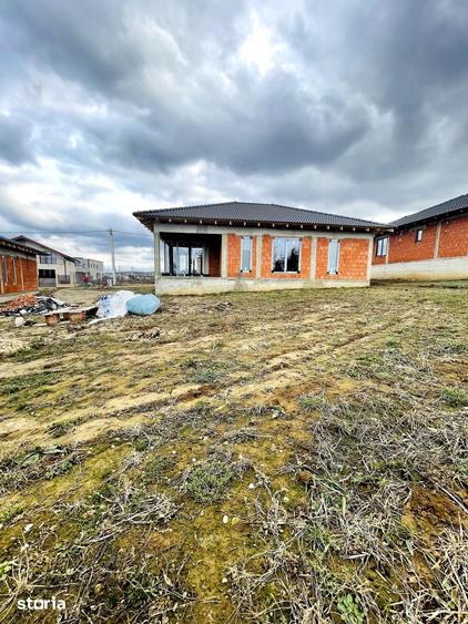 Casă cu 4 camere cu Teren 600 Mp în Oncea