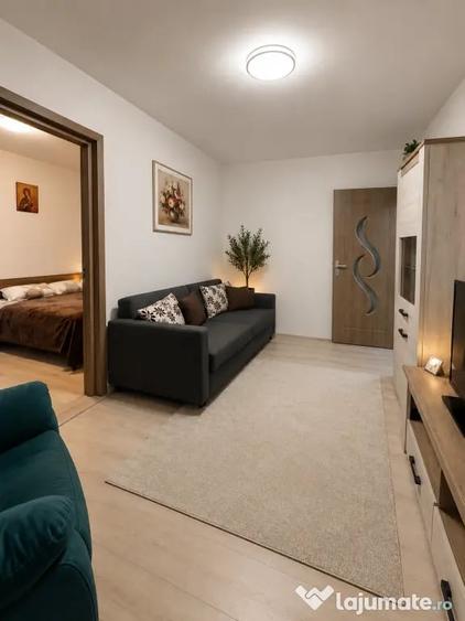 Apartament cu 2 camere semidecomandat în Casa de Cultură