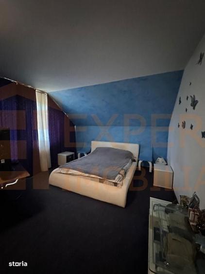 Casă cu 4 camere în Palazu Mare