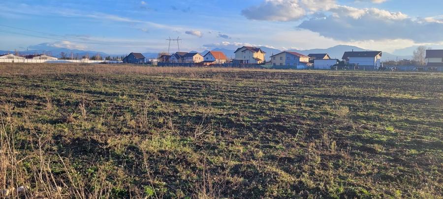 Teren Construcții intravilan de 460 mp, în Hălchiu