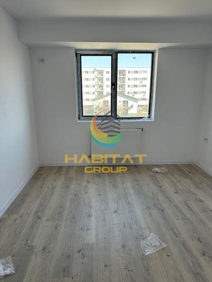 Apartament cu 3 camere semidecomandat în Berceni