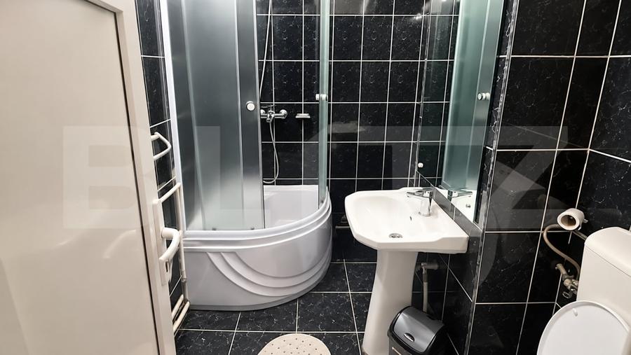 Apartament cu 3 camere decomandat, mobilat în Central