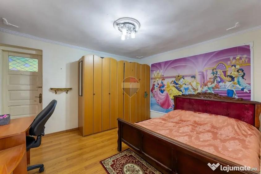 Casă cu 4 camere cu Teren 1000 Mp în Pârneava