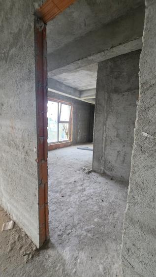 Apartament cu 34 camere decomandat în Chitila