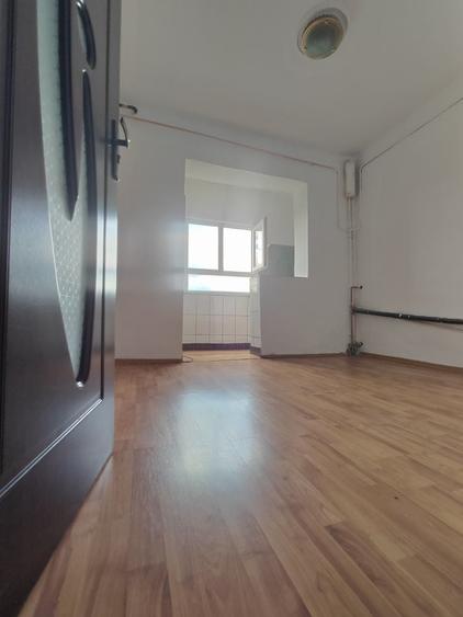 Apartament cu 2 camere decomandat în 23 August