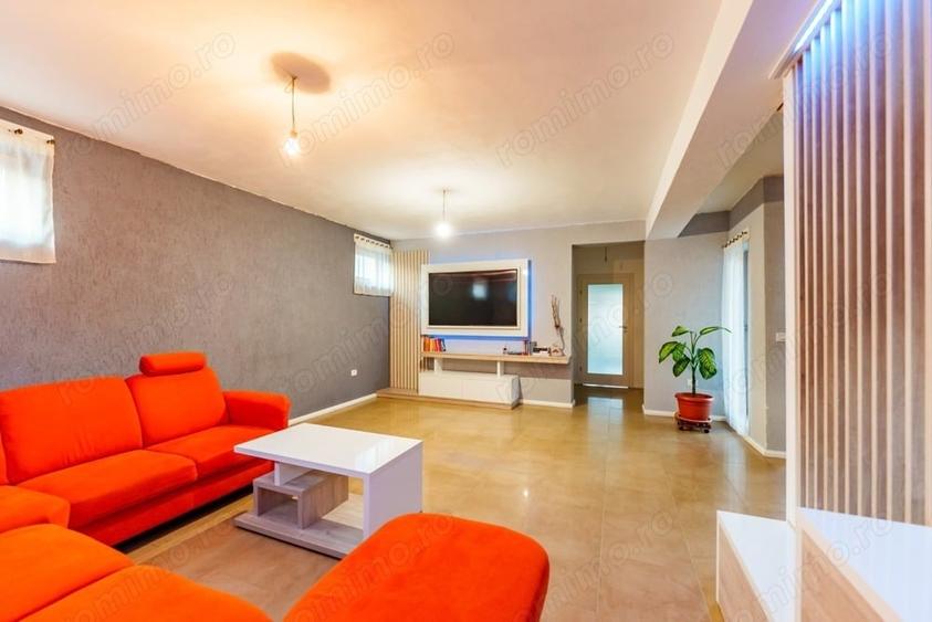 Casă cu 5 camere cu Teren 1087 Mp în Vladimirescu