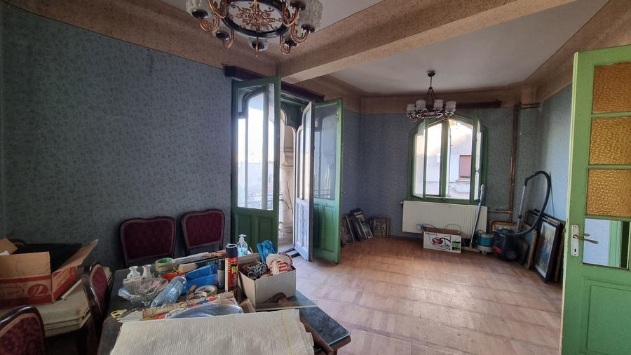 Apartament cu 4 camere decomandat în Calea Victoriei