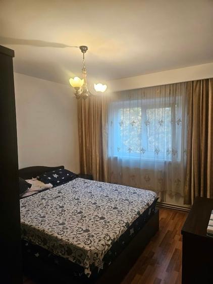 Apartament cu 4 camere decomandat, mobilat în Băneasa