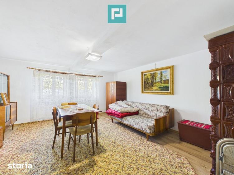Casă cu 6 camere cu Teren 2877 Mp în Ineu