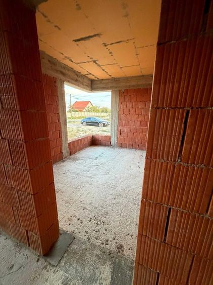 Casă cu 4 camere în Cheriu