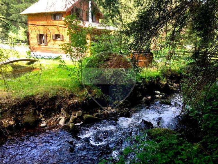 Casă individuală cu 4 camere cu Teren 1500 Mp în Joseni