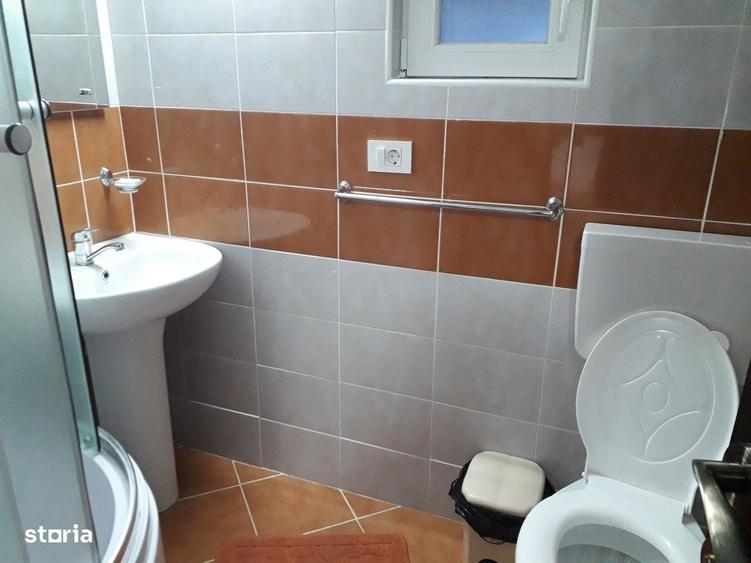 Casă cu 4 camere în Central