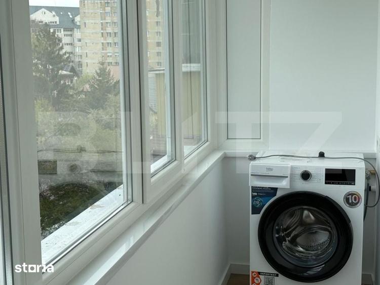 Apartament cu 4 camere semidecomandat în Central